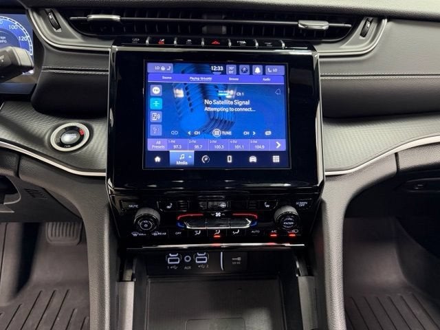 2025 Jeep Grand Cherokee L Altitude 4x4