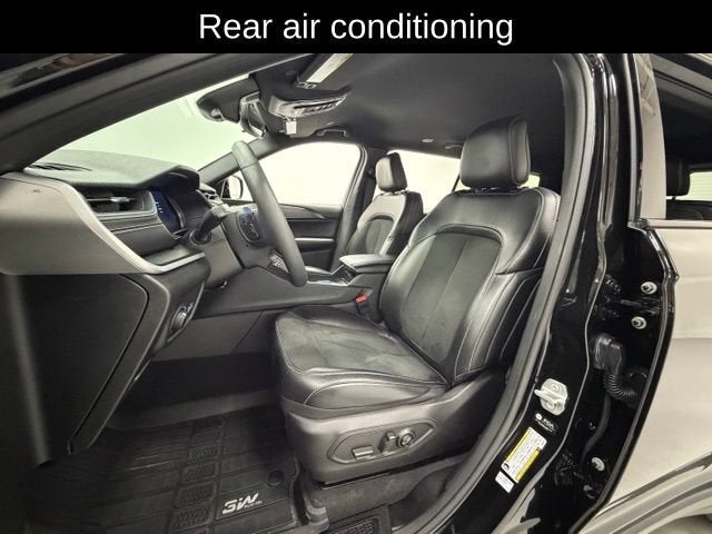 2024 Jeep Grand Cherokee L Altitude 4x4