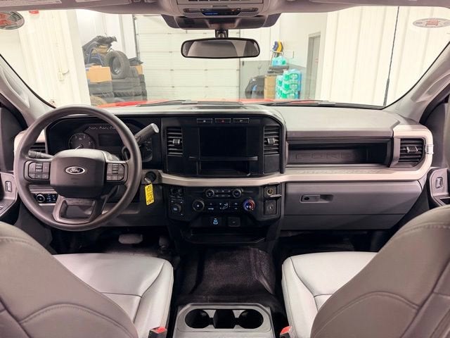 2024 Ford Super Duty F-550 DRW XL