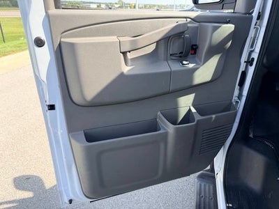 2025 Chevrolet Express Passenger 1LT