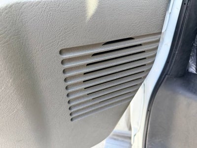 2025 Chevrolet Express Passenger 1LT