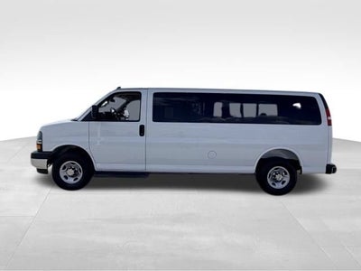2025 Chevrolet Express Passenger 1LT