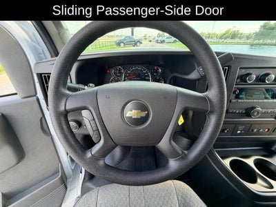 2025 Chevrolet Express Passenger 1LT