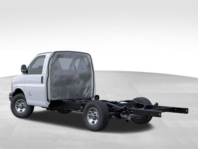 2026 Chevrolet Express Cutaway 3500 1WT