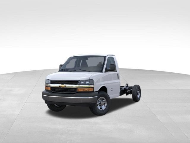 2026 Chevrolet Express Cutaway 3500 1WT