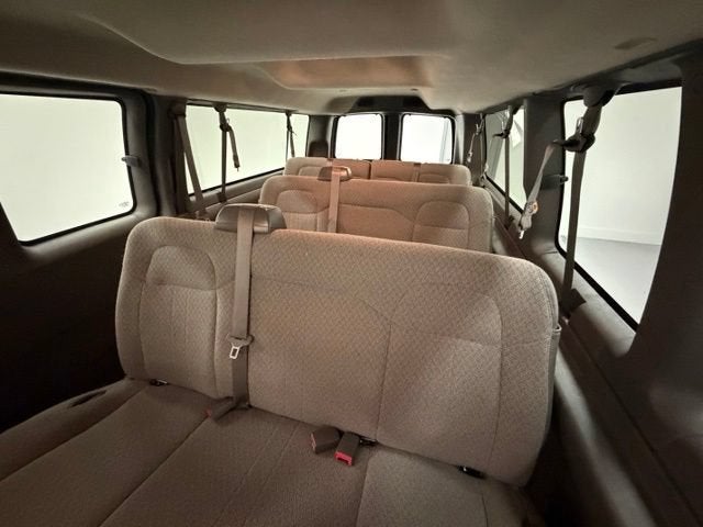 2025 GMC Savana Passenger LT