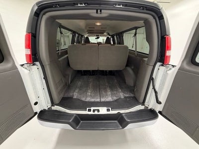 2025 GMC Savana Passenger LT