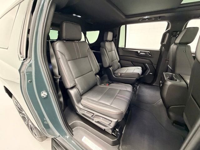 2025 Chevrolet Suburban RST