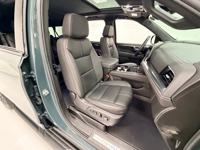 2025 Chevrolet Suburban RST