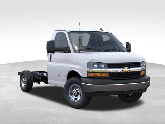 2026 Chevrolet Express Cutaway 3500 1WT