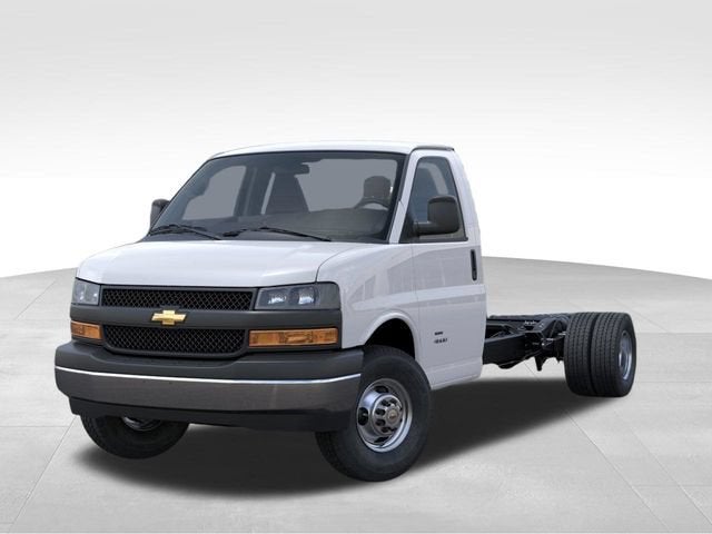 2026 Chevrolet Express Cutaway 3500 1WT