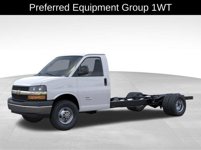 2026 Chevrolet Express Cutaway 3500 1WT