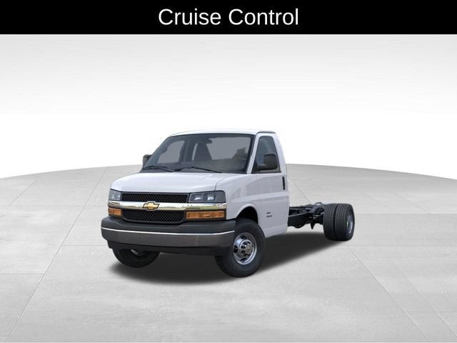 2026 Chevrolet Express Cutaway 3500 1WT