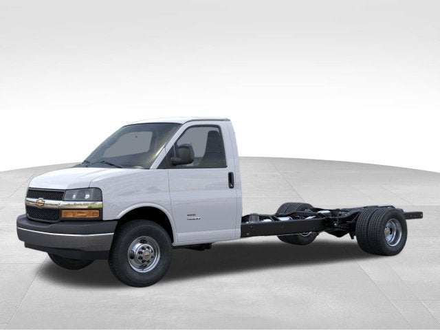 2026 Chevrolet Express Cutaway 3500 1WT