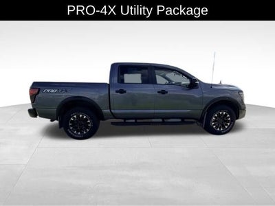 2021 Nissan TITAN Crew Cab PRO-4X 4x4