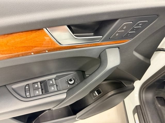2023 Audi Q5 S line Premium