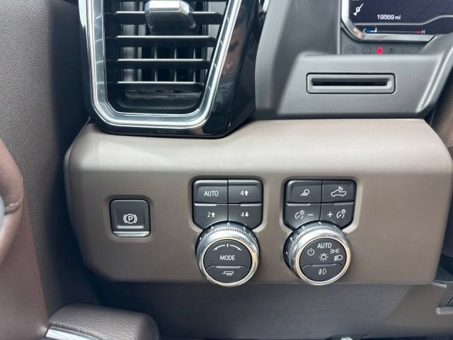 2025 GMC Sierra 2500 HD Denali