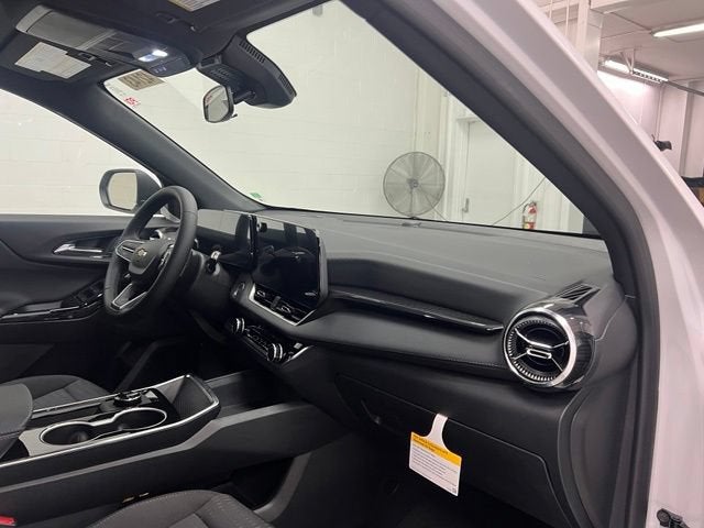 2027 Chevrolet Equinox LT - Photo 22