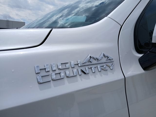 2022 Chevrolet Suburban High Country