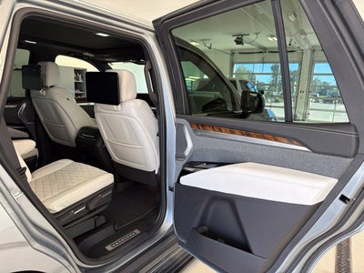 2025 Cadillac Escalade Premium Luxury Platinum
