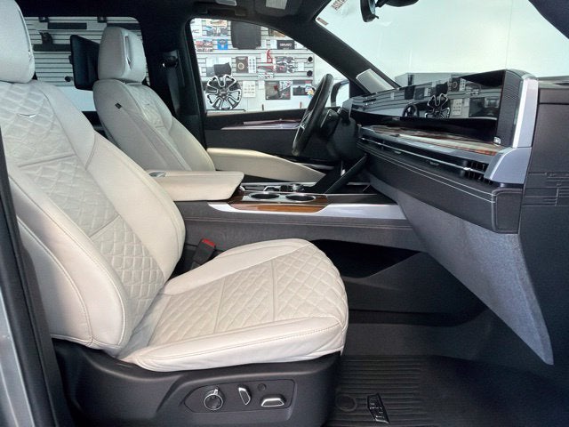 2025 Cadillac Escalade Premium Luxury Platinum