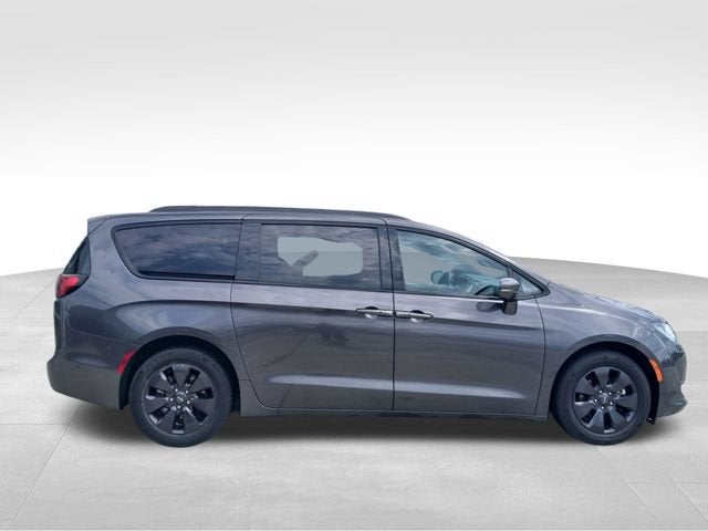 2020 Chrysler Pacifica Hybrid Red S Edition