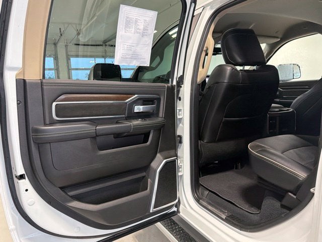 2022 RAM 2500 Laramie Crew Cab 4x4 6'4" Box
