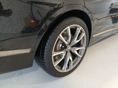 2022 BMW X7 M50i