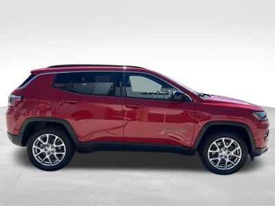2023 Jeep Compass Latitude Lux
